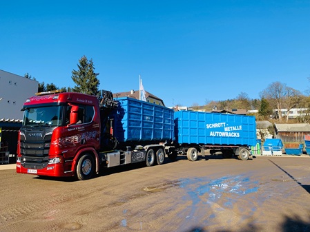 LKW mit Anhänger